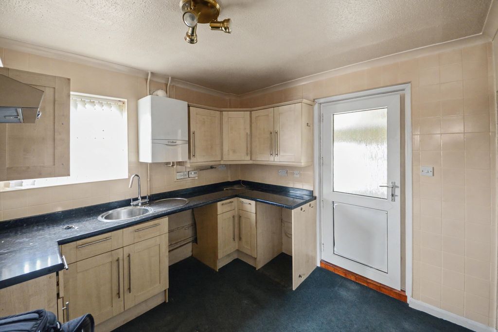 Property photo 3 of 18 16 Arlesey Road, Stotfold, Hitchin, Sg5 4Hb