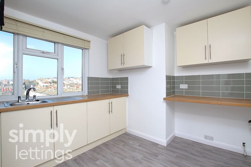 Property photo 2 of 9 Photo 9