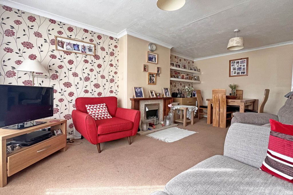 Property photo 3 of 15