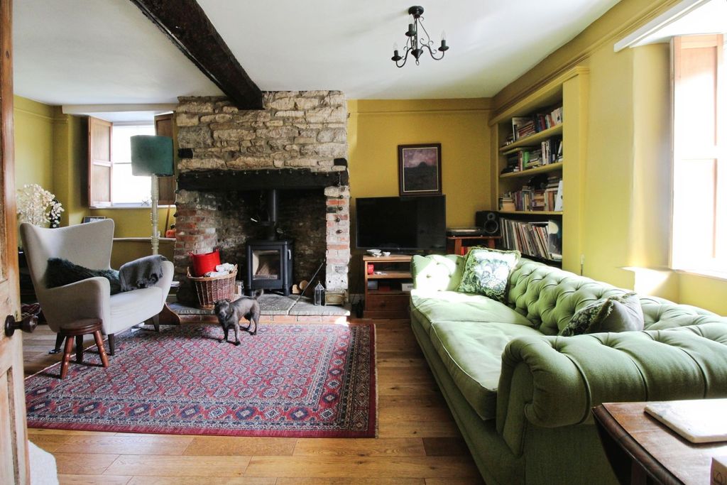 Property photo 3 of 19