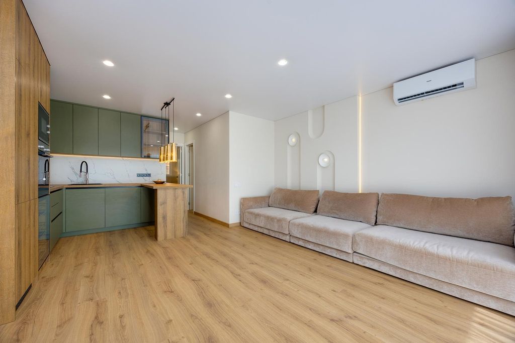 Property photo 1 of 31