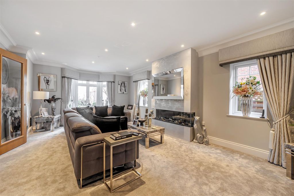 Property photo 3 of 19 1421317-23-69A582E48Ccf9.Jpg