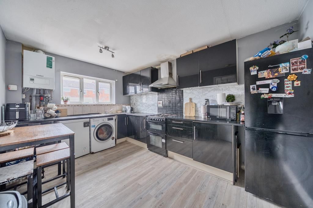 Property photo 2 of 22 Kitchen