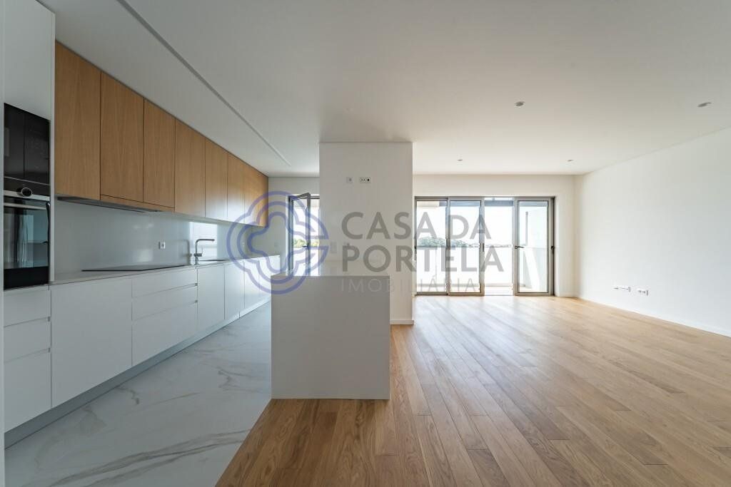 Property photo 3 of 32