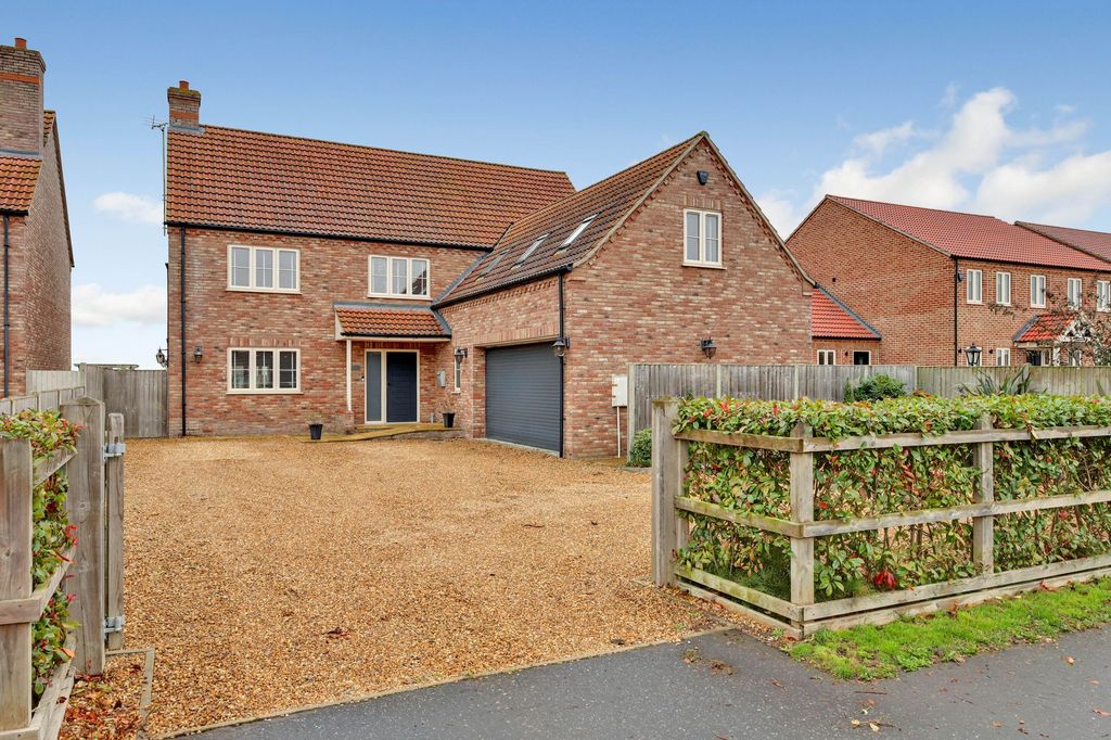 Property photo 1 of 46