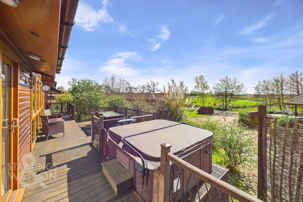 Property photo 2 of 21