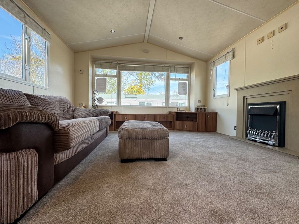 Property photo 1 of 6 Car0024581 - Static Caravan