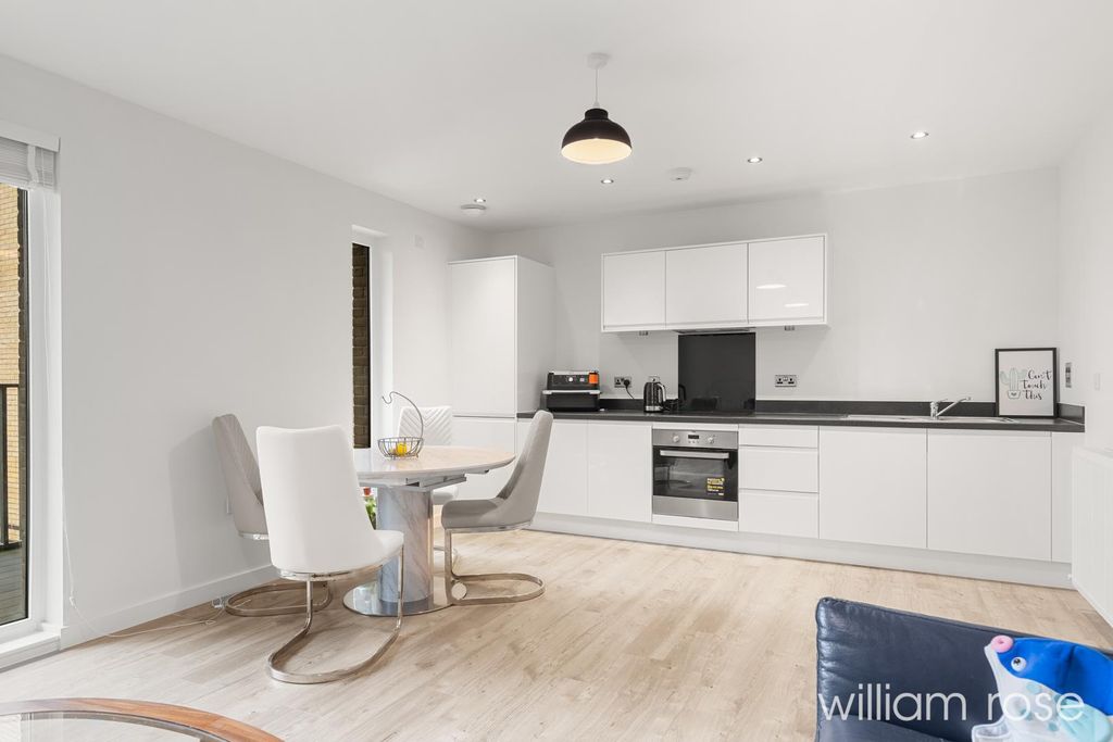 Property photo 3 of 15 Merriamclose_2.Jpg