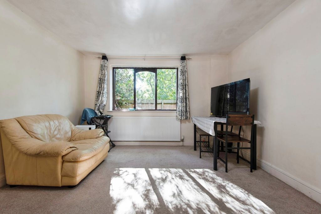 Property photo 2 of 11 Image 1