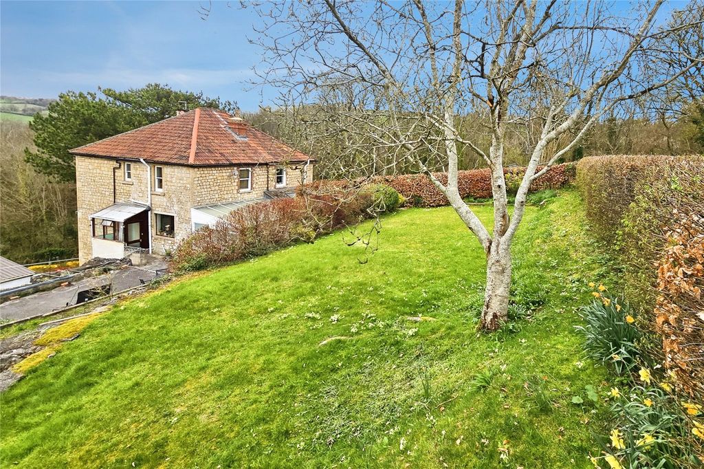 Property photo 2 of 26 Garden