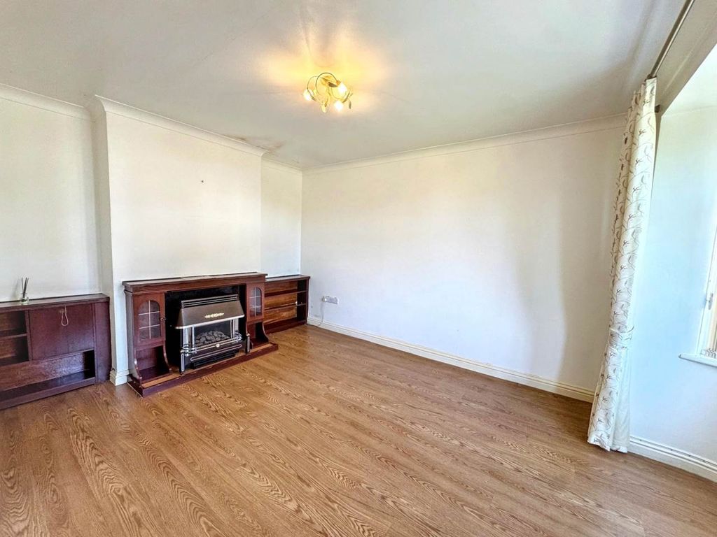 Property photo 2 of 16 Rwxx2992 (2)