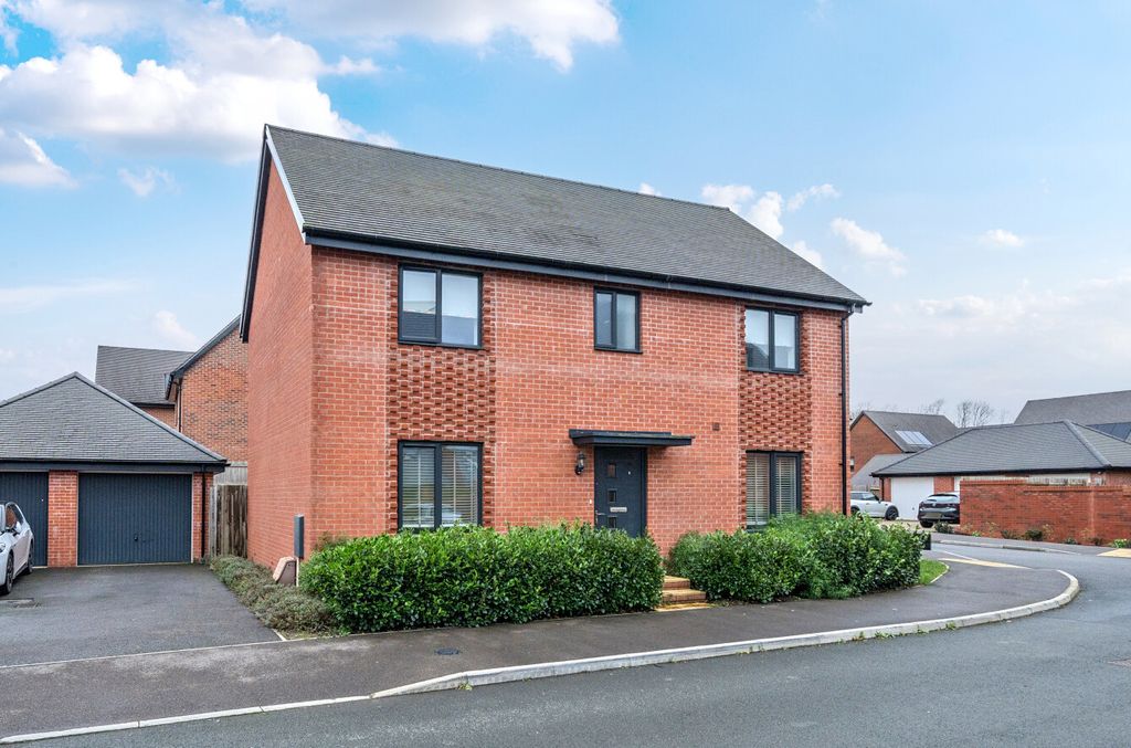 Property photo 1 of 12 1388594-4-693831c...