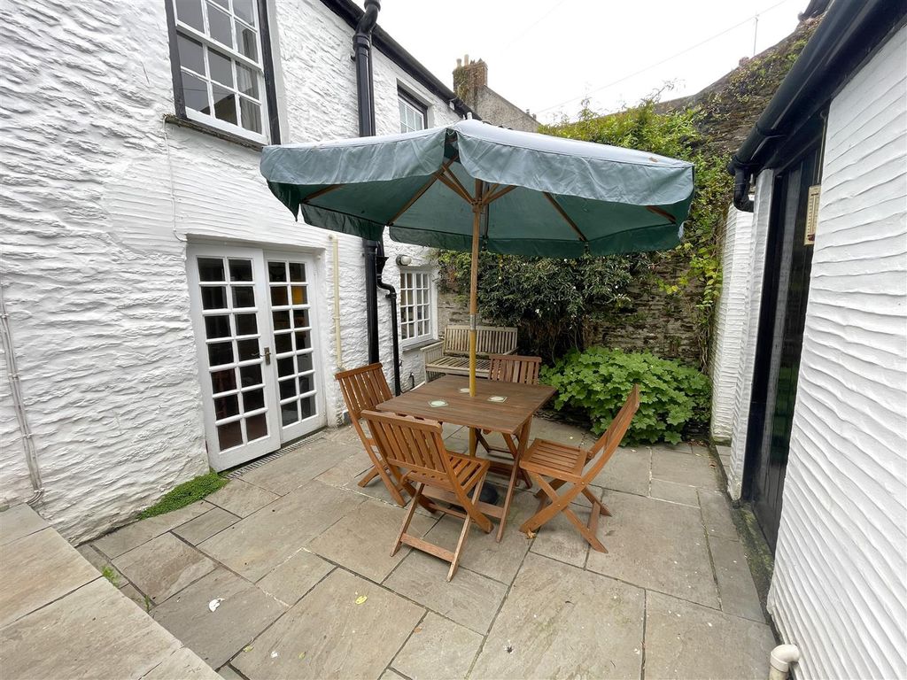 Property photo 3 of 14 Rear Courtyard