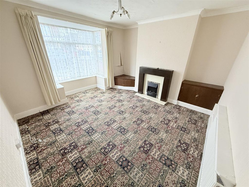 Property photo 2 of 10 Lounge