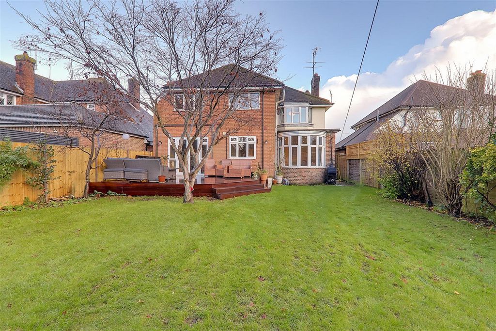 Property photo 2 of 28