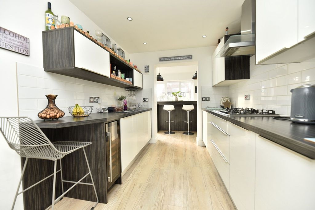 Property photo 3 of 25