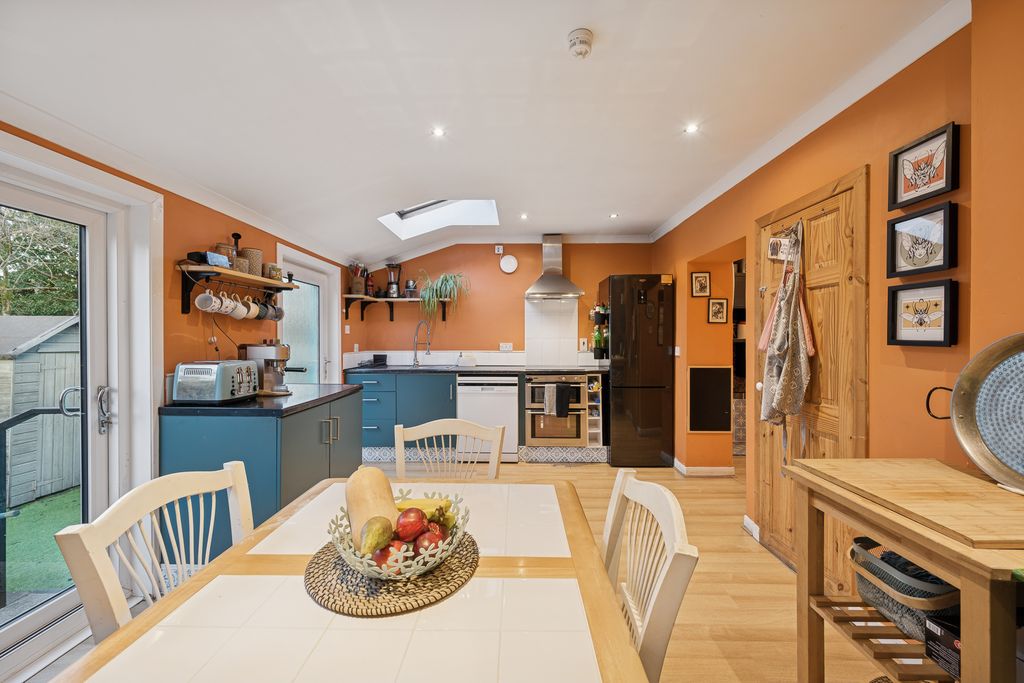Property photo 3 of 28 Kitchen/ Dining Room