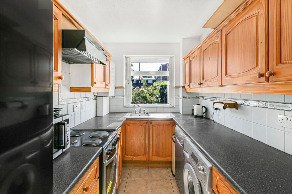 Property photo 3 of 17 Photo 2