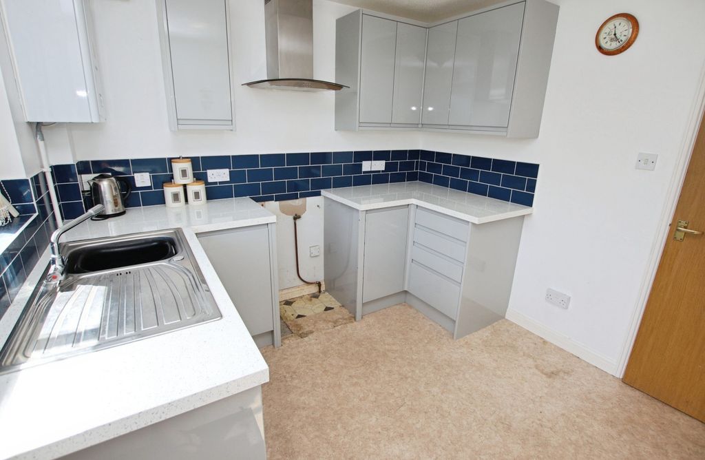 Property photo 2 of 20 4333031