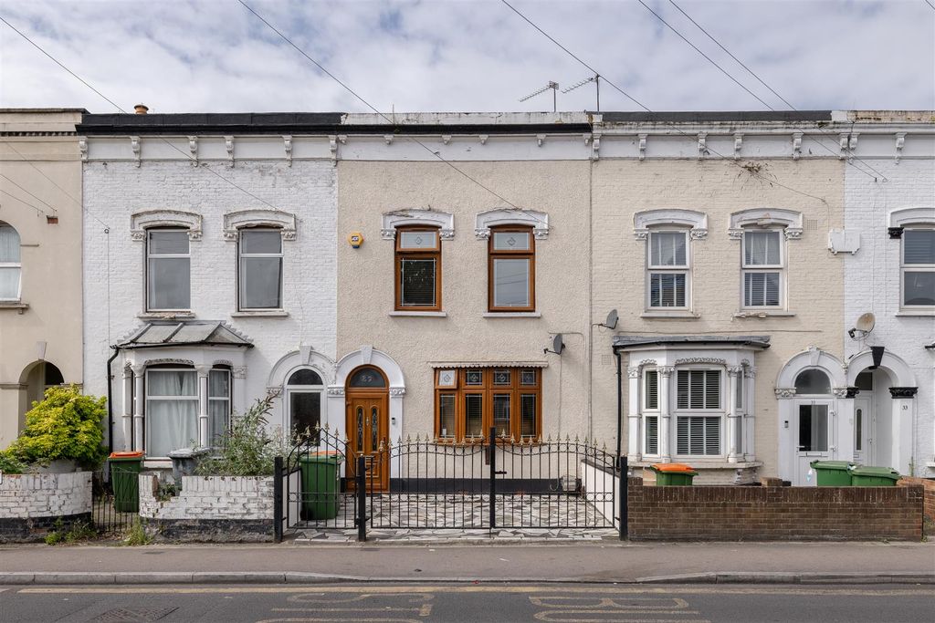 Property photo 1 of 27 Dames Road E7