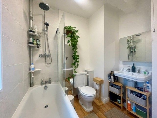 Property photo 3 of 15 Bathrom