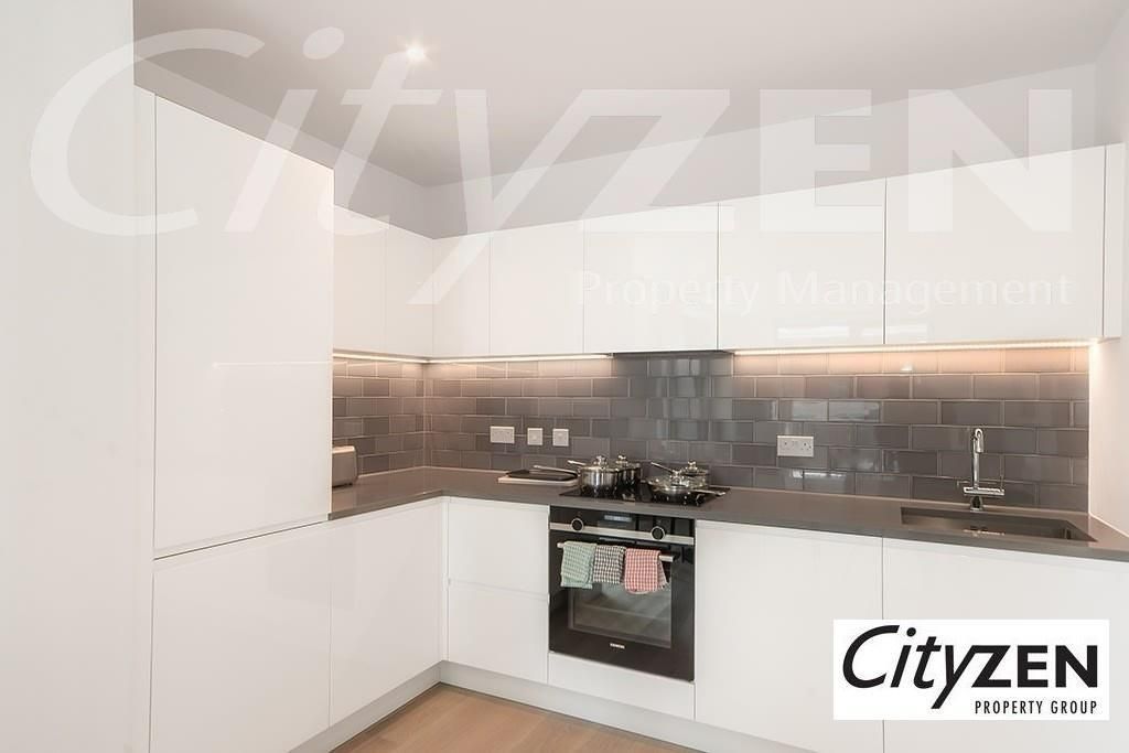 Property photo 3 of 14 Kitchen