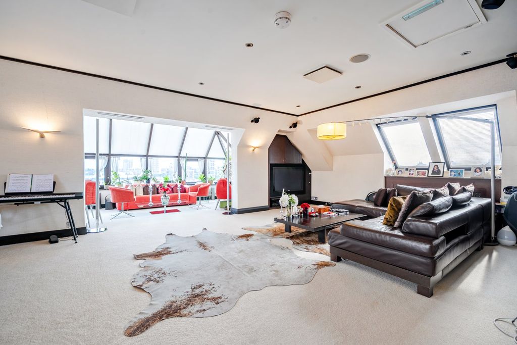 Property photo 3 of 18 Picture No. 03