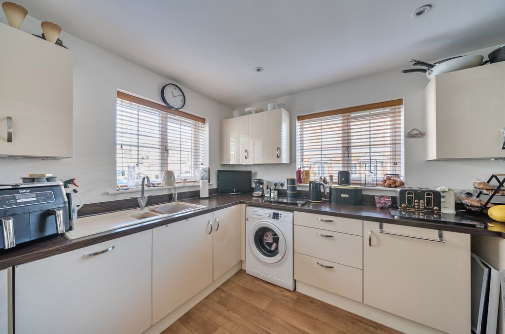 Property photo 2 of 12 1373808-13-68Ff58...