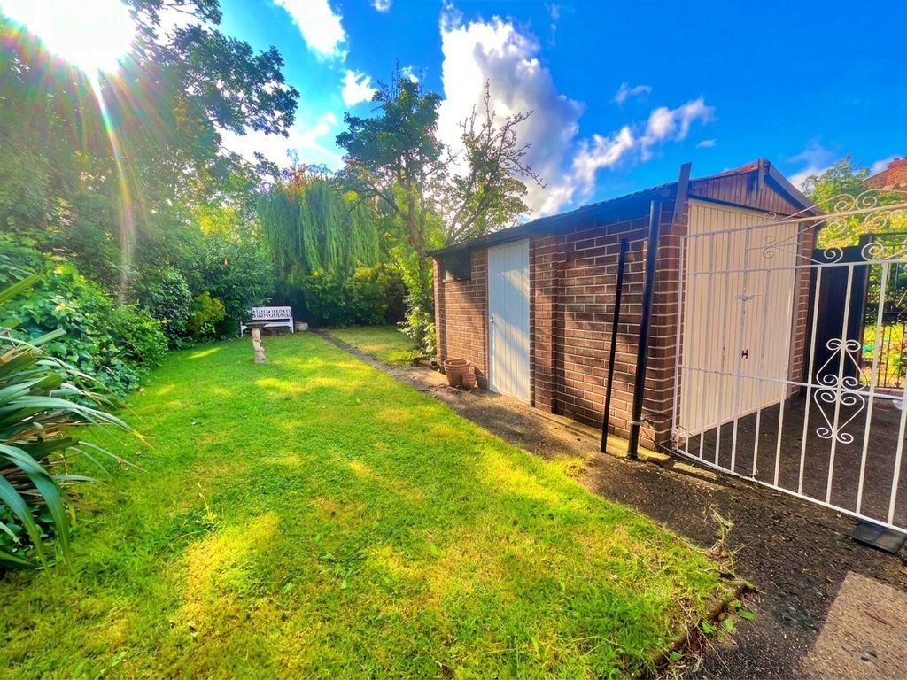 Property photo 3 of 11 Photo 6