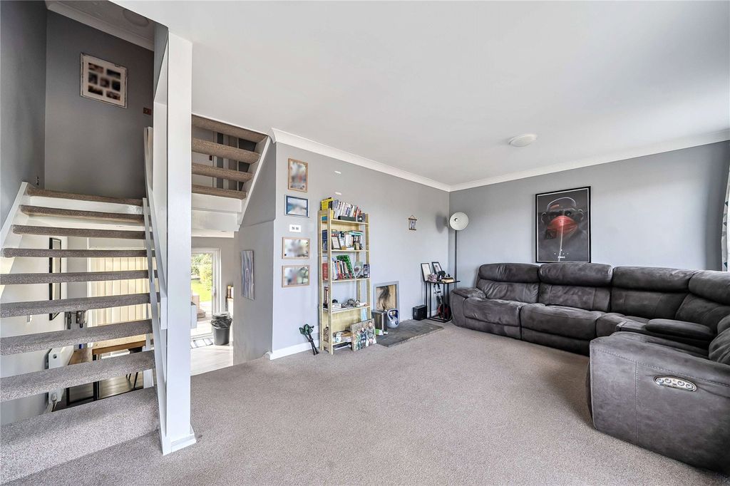 Property photo 3 of 18 Picture No. 07