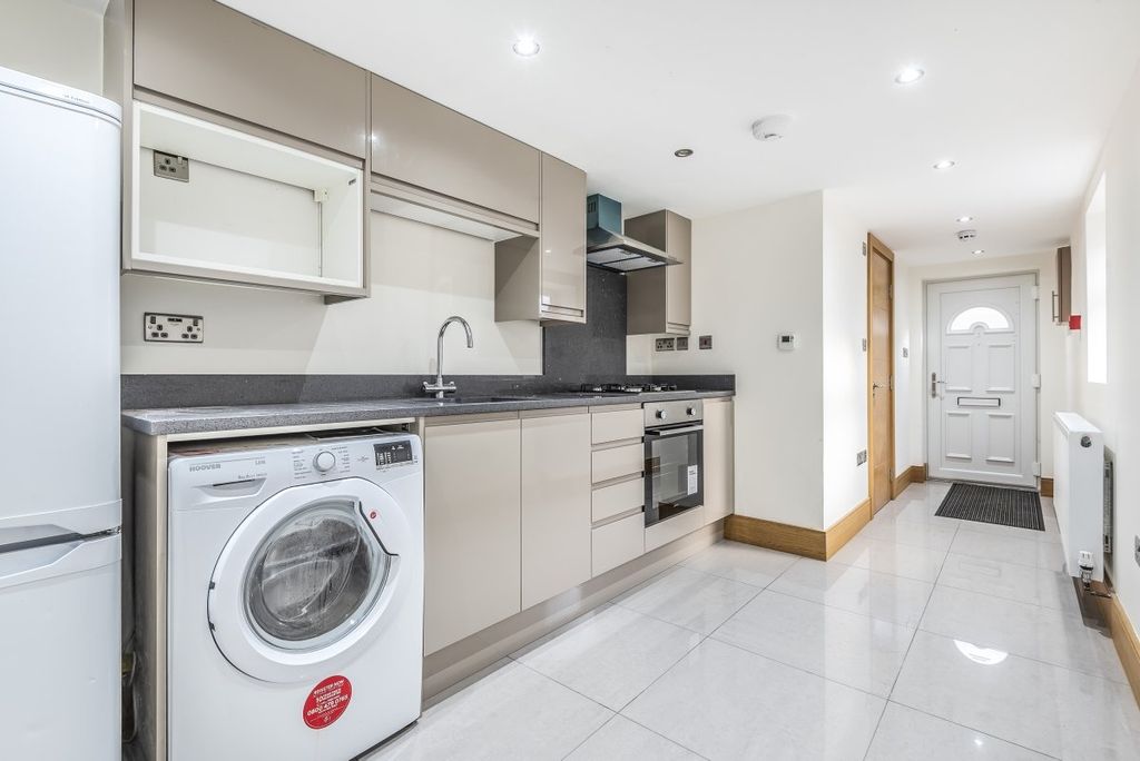 Property photo 1 of 7 391400 (3)