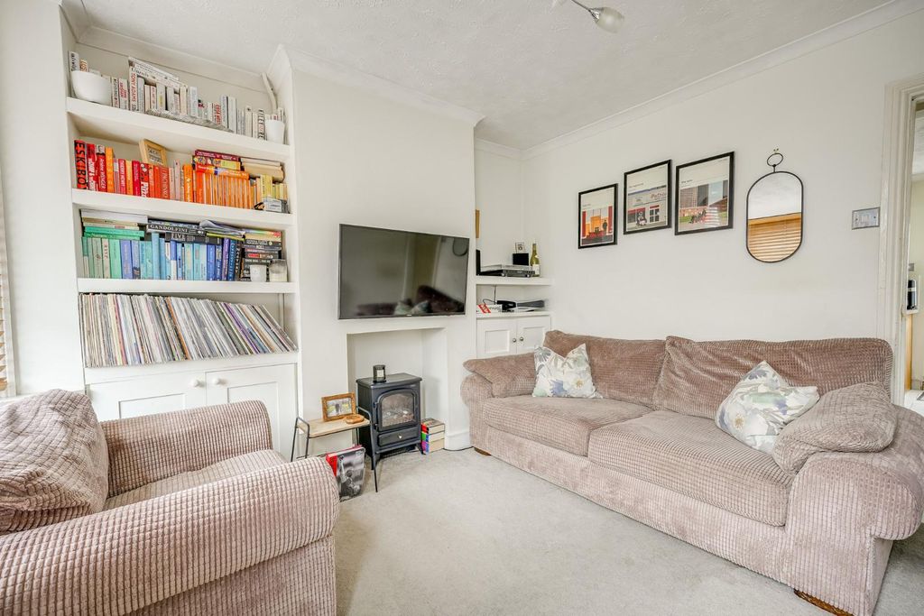 Property photo 2 of 17