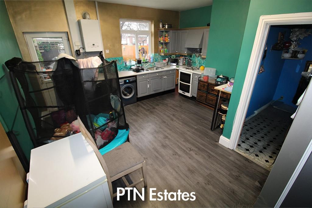 Property photo 3 of 11 Dining Kitchen