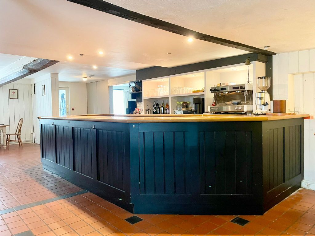 Property photo 2 of 21