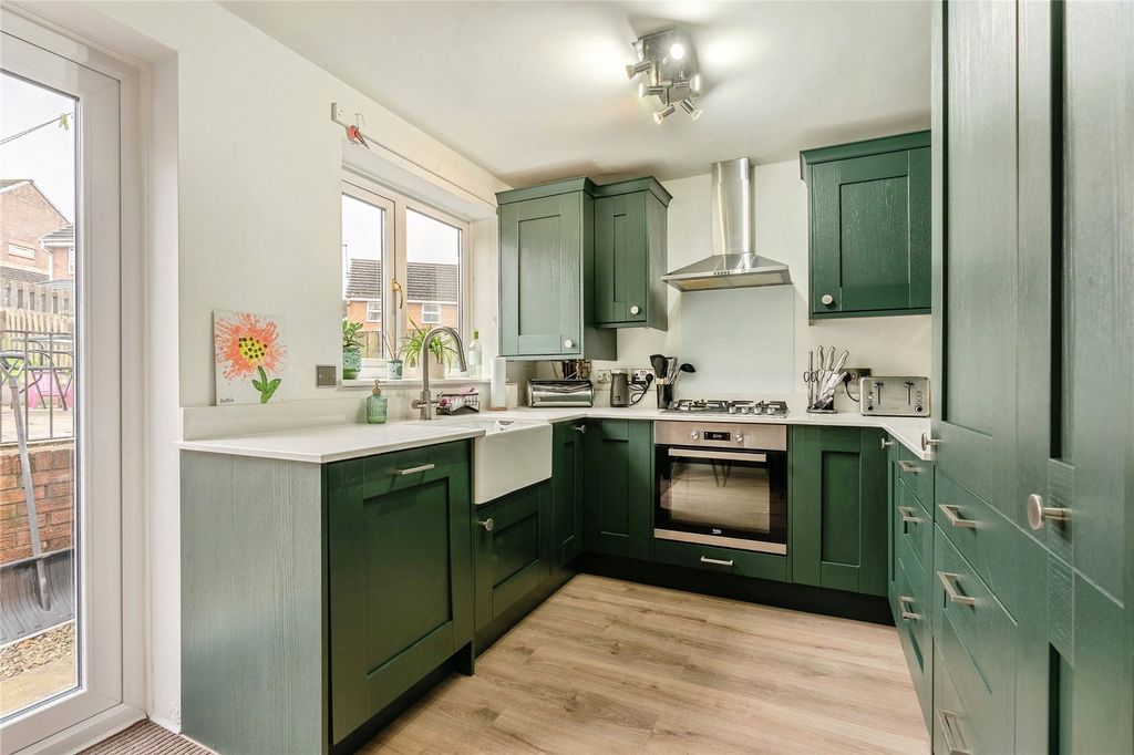 Property photo 3 of 21 Kitchen