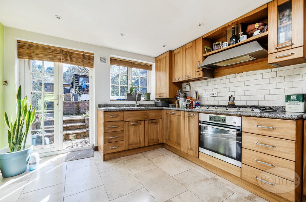 Property photo 3 of 24 93E9Ff8E-3895-483...