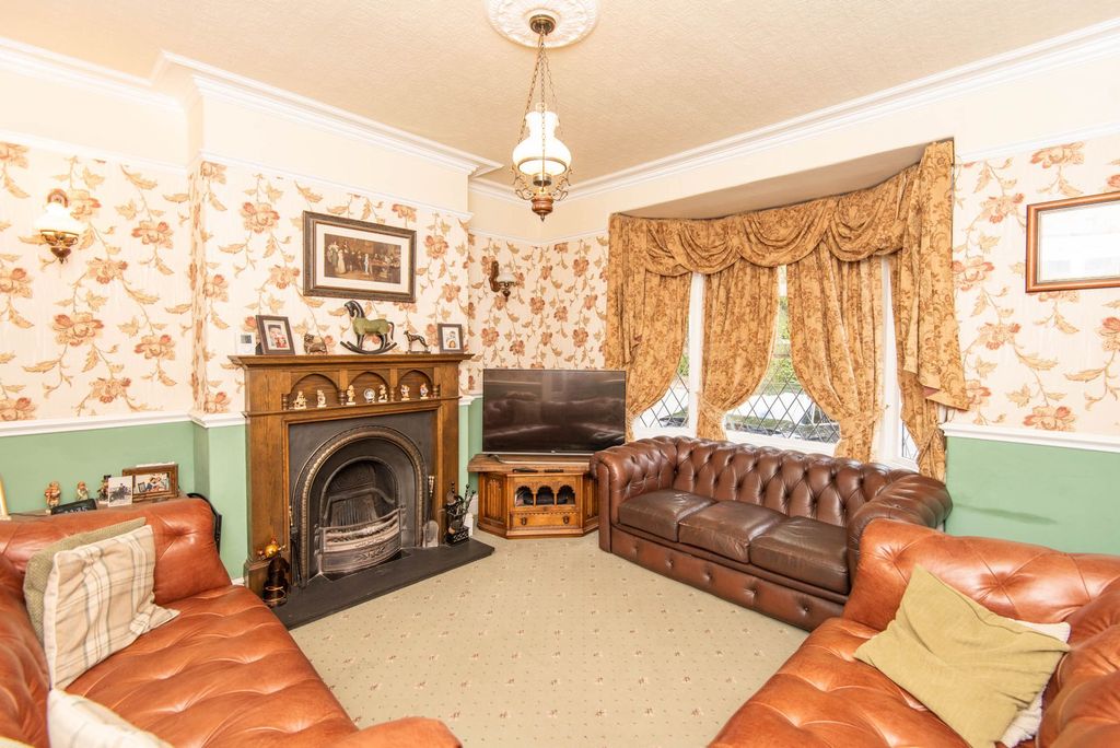 Property photo 2 of 23