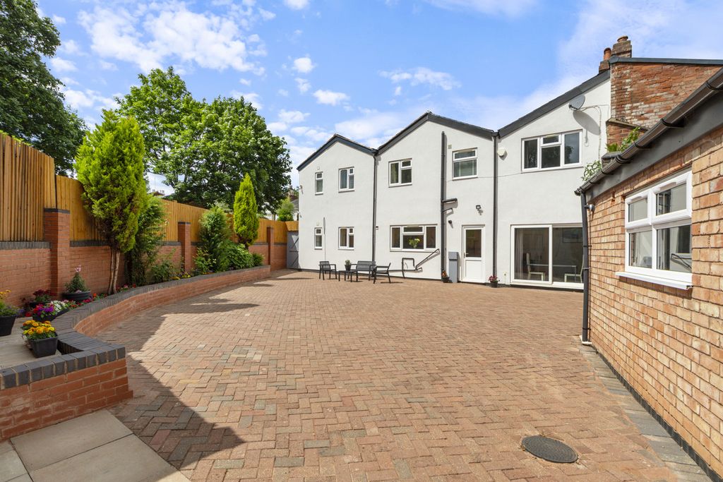 Property photo 3 of 41