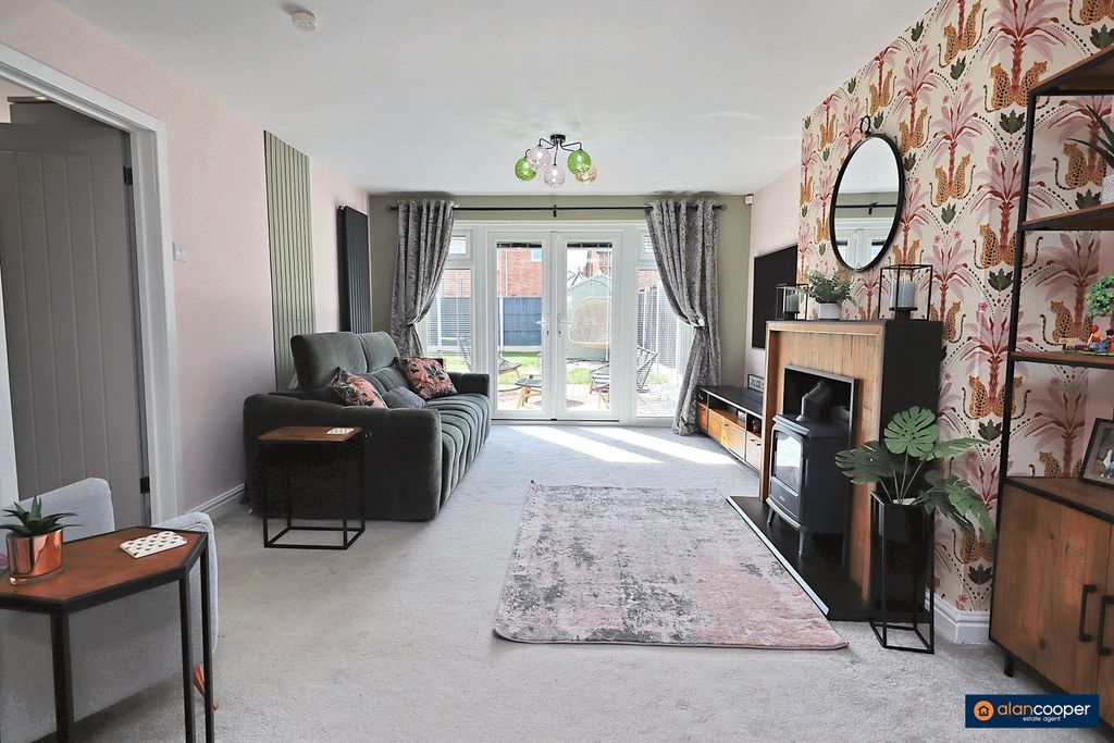 Property photo 3 of 23 4501395