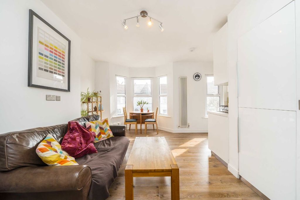 Property photo 3 of 8