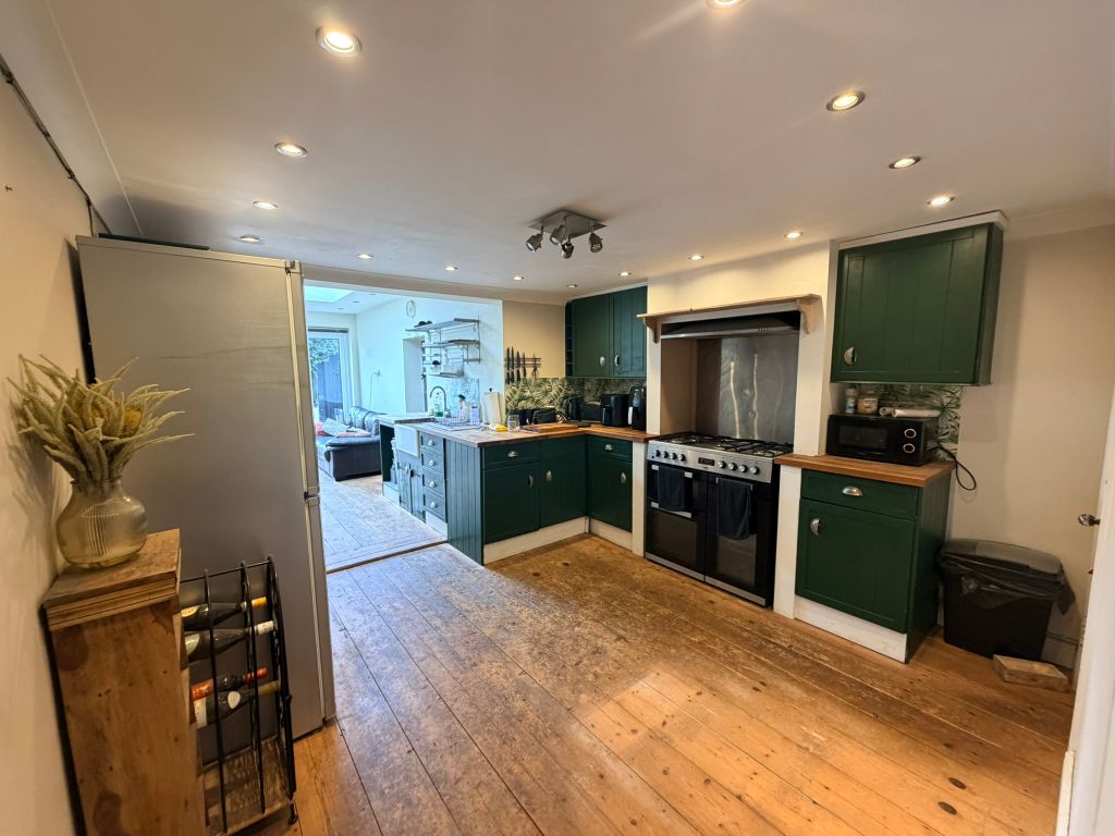 Property photo 2 of 11 Img_2408