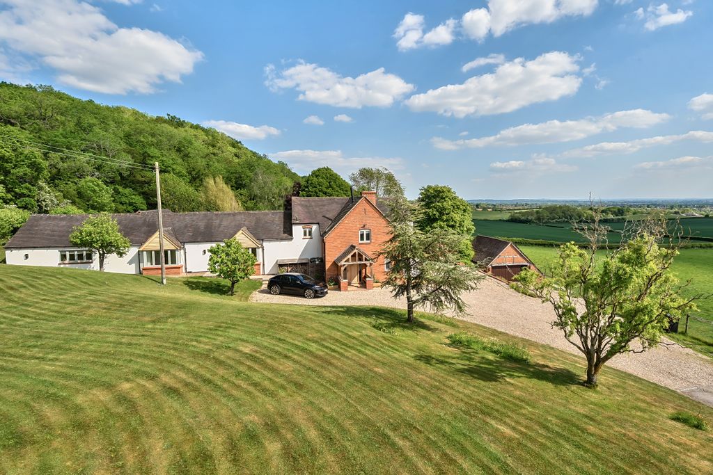 Property photo 1 of 30