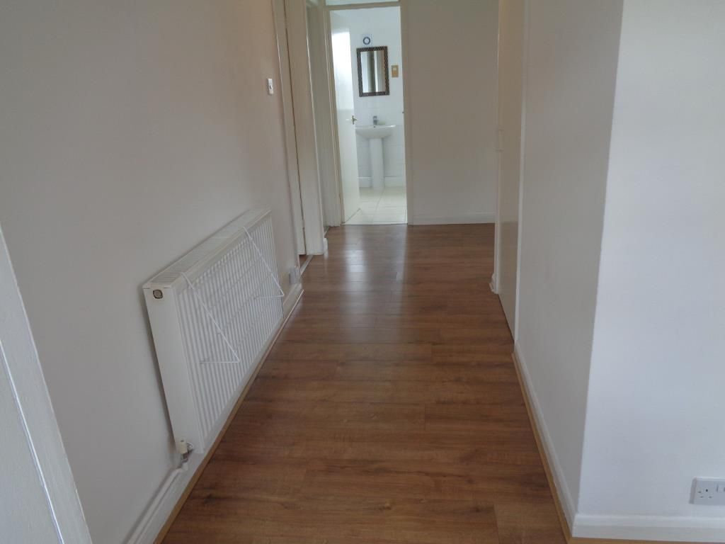 Property photo 3 of 4 Hallway