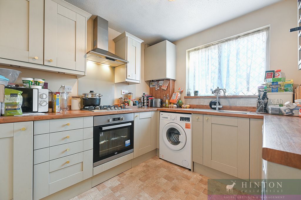 Property photo 2 of 9 6