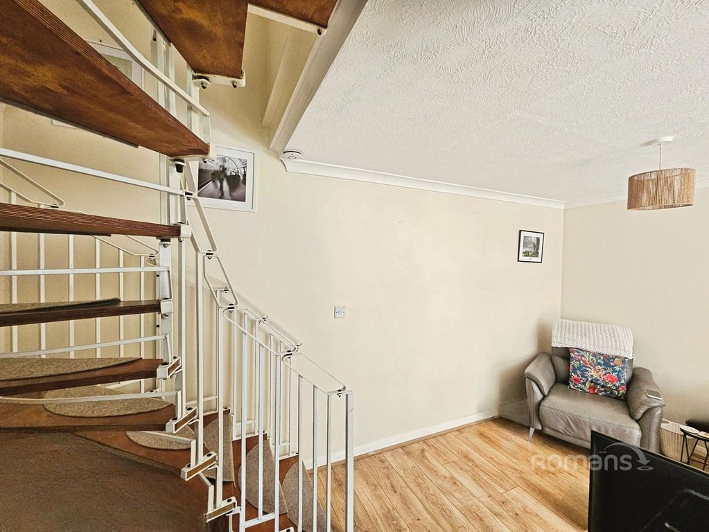 Property photo 3 of 9 Pbox-Img.Jpg