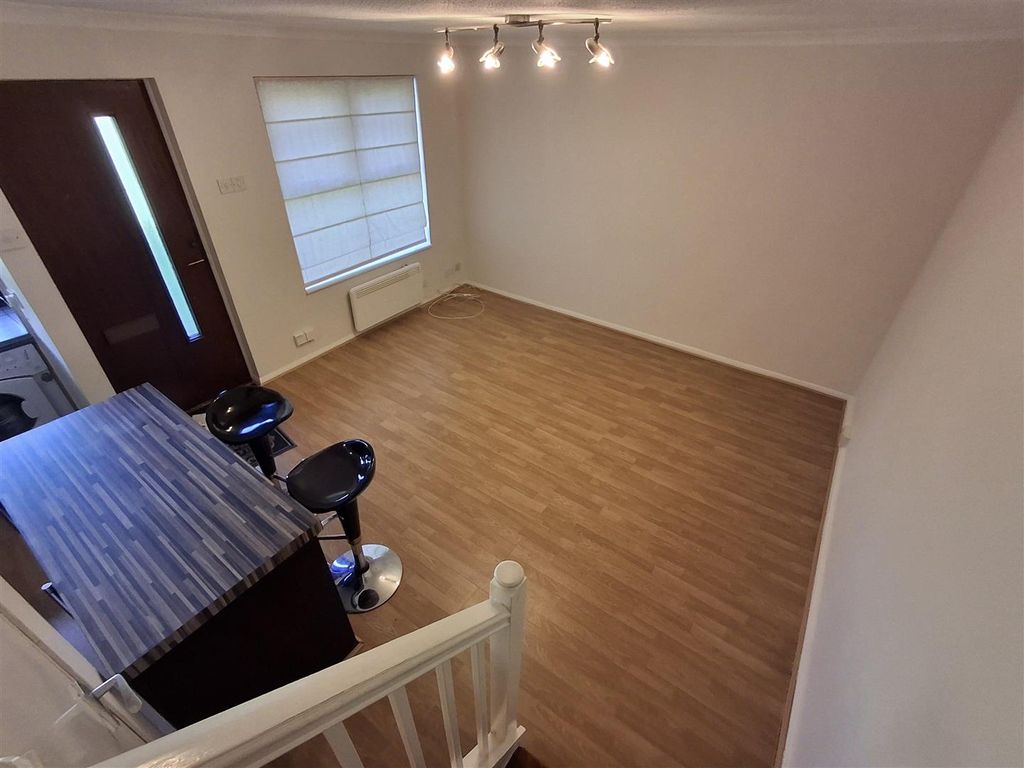 Property photo 3 of 7 Lounge 2.Jpg