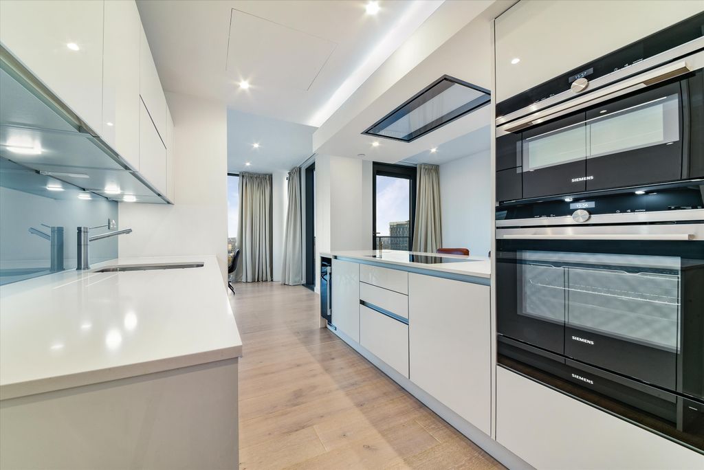 Property photo 3 of 10 Image