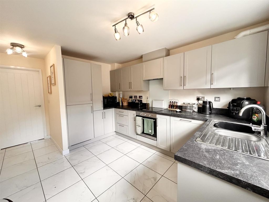 Property photo 2 of 18 Kitchen.Jpg