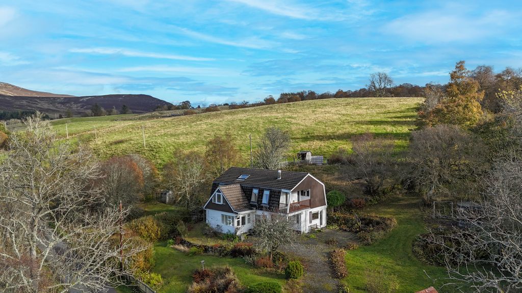 Property photo 2 of 33 Dji_20251022131554_0023_D-Edit