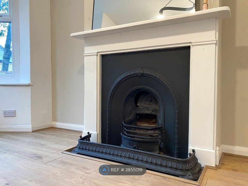 Property photo 2 of 14 Living Room